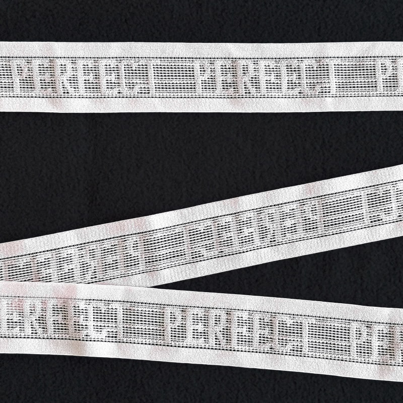 Betűvel ellátott heveder